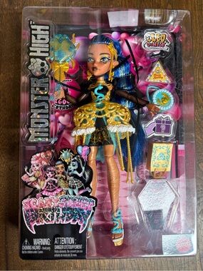 Monster High NIB Cleo de Nile Doll - Blue Hair & Gold Outfit